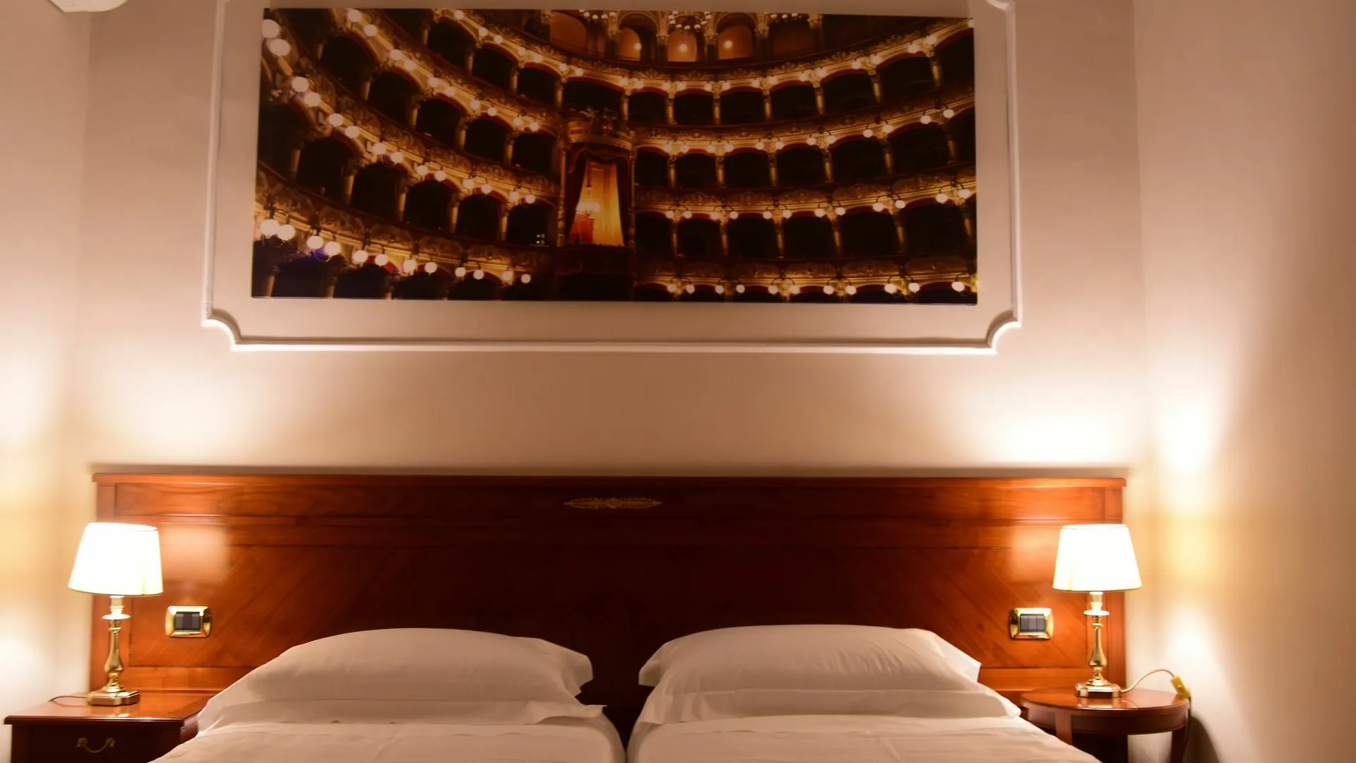 Hotel Centrum Aeroporto di Catania Fontana Rossa 3*,  Italia