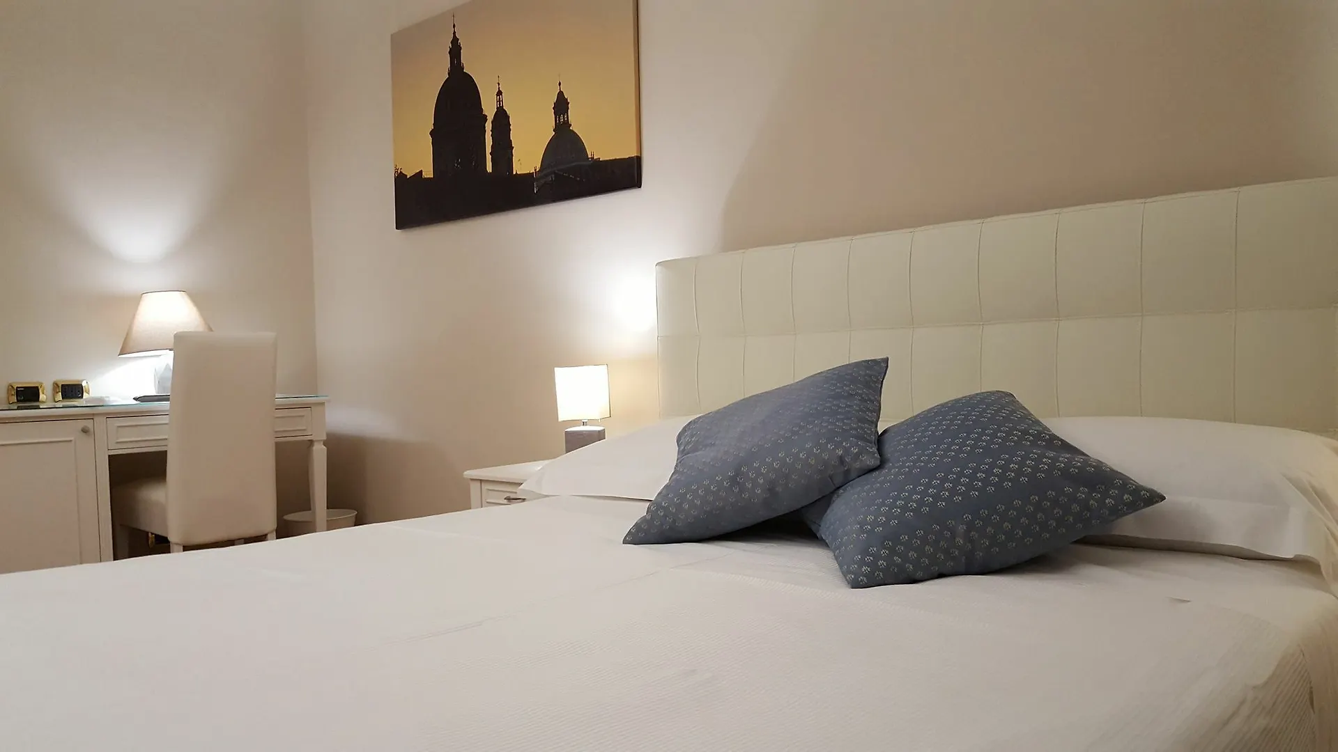 Hotel Centrum Aeroporto di Catania Fontana Rossa Italia